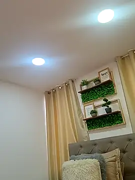 sasi luna online show from 11/25/25, 01:44