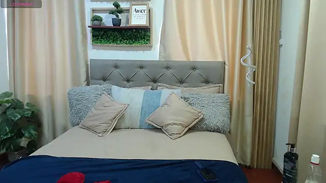 sasi luna online show from 06/24/26, 01:43