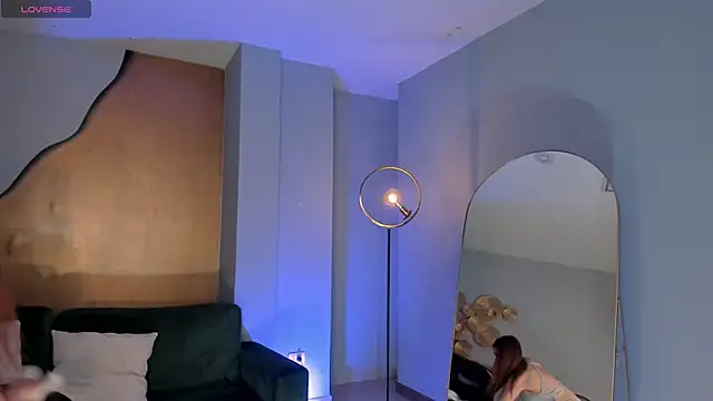 Snapshot of MiaFarrell_ chatting on 11/25/25, 06:08 MiaFarrell online show from 11/25/25, 06:08