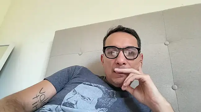 alex ruiz85 online show from 03/05/25, 05:18