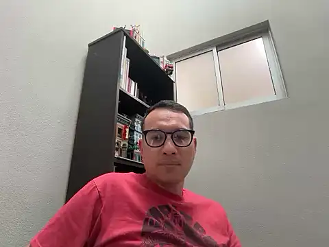 Snapshot of alex_ruiz85 chatting on 08/03/26, 08:12 alex ruiz85 online show from 08/03/26, 08:12
