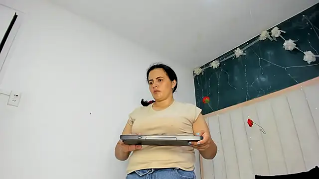 africa holmes online show from 06/26/26, 02:27