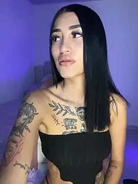 Cassie howard  online show from 12/18/24, 04:09