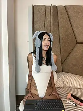 Cassie howard  online show from 02/11/25, 09:35