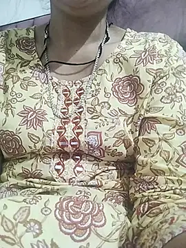 Snapshot of sexy_bhabhi69 chatting on 10/23/25, 01:43 sexy bhabhi69 online show from 10/23/25, 01:43
