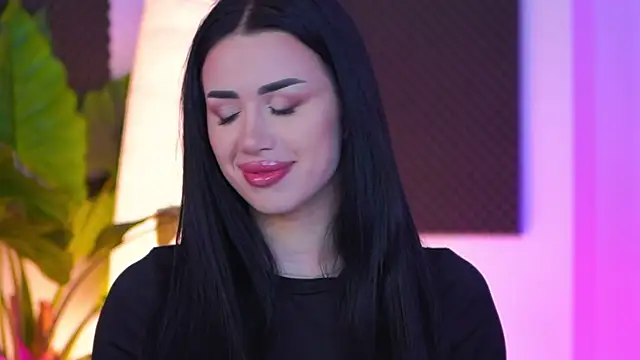 Jenna Day online show from 11/18/25, 05:01