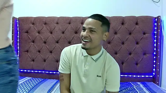 Snapshot of lau_hotfox chatting on 01/31/25, 01:33 lau hotfox online show from 01/31/25, 01:33