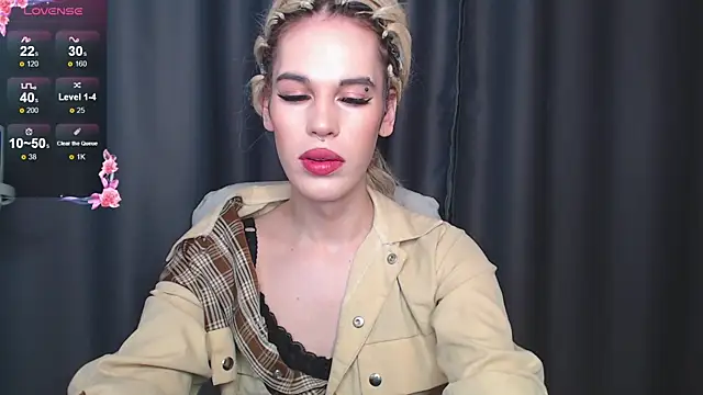 Snapshot of Cassie_Bae chatting on 01/08/25, 02:14 Cassie Bae online show from 01/08/25, 02:14