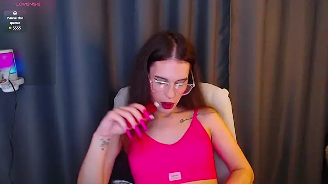 Snapshot of Cassie_Bae chatting on 03/06/25, 07:43 Cassie Bae online show from 03/06/25, 07:43