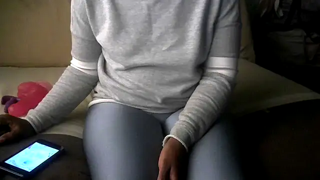 Snapshot of NicoleBitch87 chatting on 03/20/25, 06:19 NicoleBitch87 online show from 03/20/25, 06:19