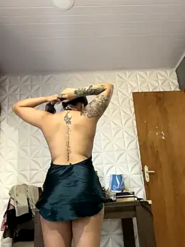 Nicollygriu online show from 11/30/25, 01:04