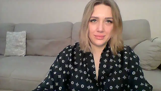 VickyLove047 online show from 01/12/25, 09:30