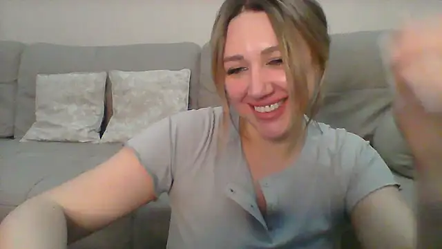 VickyLove047 online show from 03/18/25, 05:21