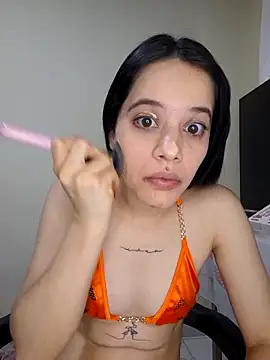 Snapshot of franchezkavegaaa chatting on 10/02/25, 12:01 franchezkavegaaa online show from 10/02/25, 12:01