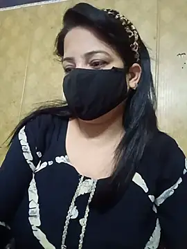 Snapshot of hornycoupleJandS chatting on 05/18/26, 06:47 hornycoupleJandS online show from 05/18/26, 06:47