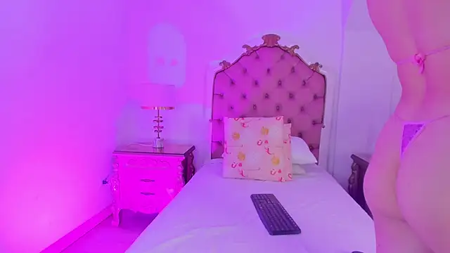 rebeca watsson online show from 11/23/25, 12:05