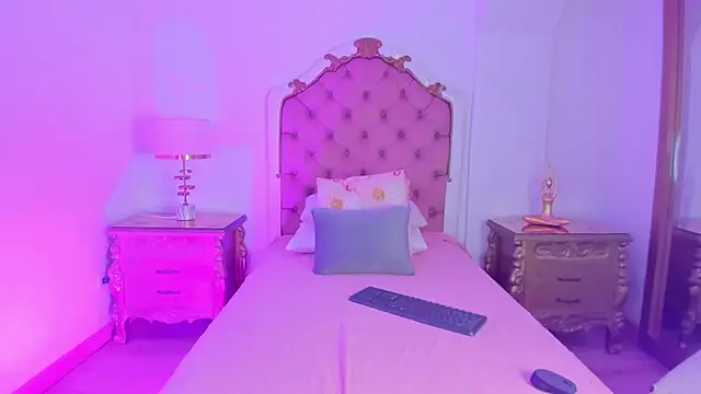 rebeca watsson online show from 11/24/25, 11:32