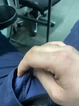 Snapshot of Sert_Lolitx chatting on 01/06/25, 08:39 Sert Lolitx online show from 01/06/25, 08:39