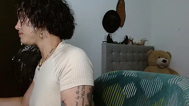 Sexy Lia  online show from 04/17/26, 11:30