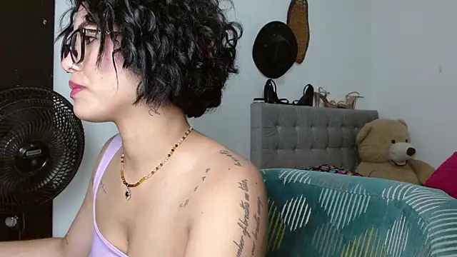 Snapshot of Sexy_Lia_ chatting on 05/12/26, 12:19 Sexy Lia online show from 05/12/26, 12:19