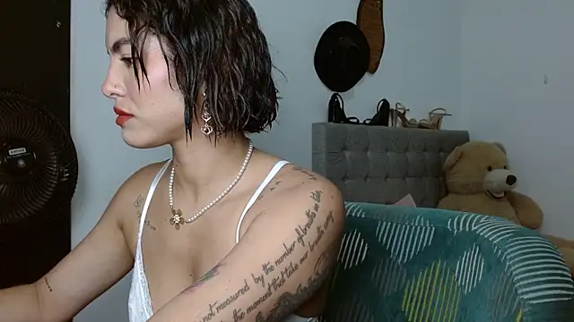 Snapshot of Sexy_Lia_ chatting on 06/10/26, 01:50 Sexy Lia online show from 06/10/26, 01:50