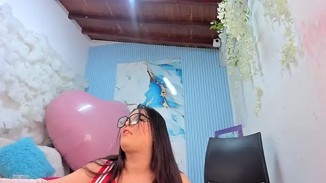Snapshot of Danniela18_ chatting on 05/15/26, 12:23 Danniela18 online show from 05/15/26, 12:23