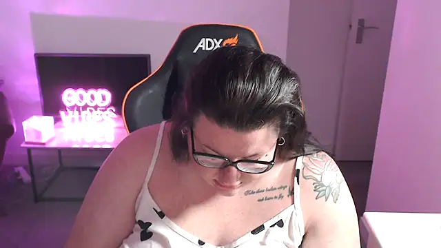 StrawberrySexx online show from 12/18/24, 07:36