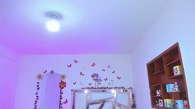 perlabeautiful online show from 11/28/25, 12:08