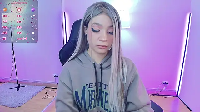 Snapshot of EmmaJhonnsson chatting on 01/30/25, 08:54 EmmaJhonnsson online show from 01/30/25, 08:54