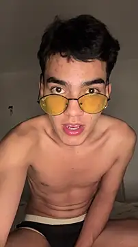 Snapshot of snakeeboy chatting on 03/01/26, 04:58 snakeeboy online show from 03/01/26, 04:58