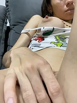 Snapshot of helensweet07 chatting on 12/27/24, 04:26 helensweet07 online show from 12/27/24, 04:26