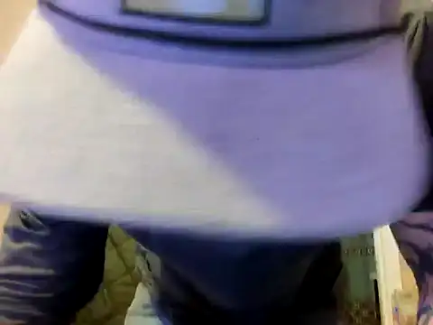 Snapshot of Huntzg23 chatting on 12/01/25, 08:52 Huntzg23 online show from 12/01/25, 08:52