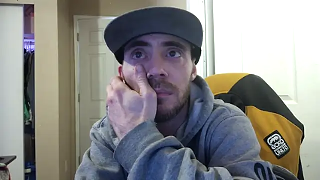 Huntzg23 online show from 04/14/26, 05:30