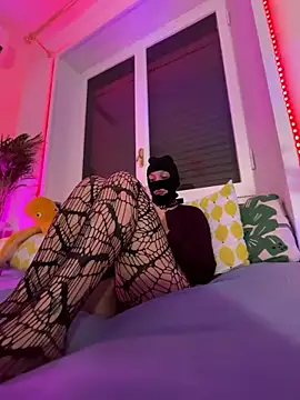 littlewitchxoxo online show from 12/17/24, 04:32