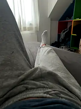 Snapshot of Fuss04 chatting on 10/22/25, 03:34 Fuss04 online show from 10/22/25, 03:34