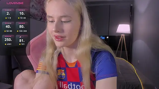 Snapshot of Molly_Toads chatting on 01/29/25, 05:13 Molly Toads online show from 01/29/25, 05:13