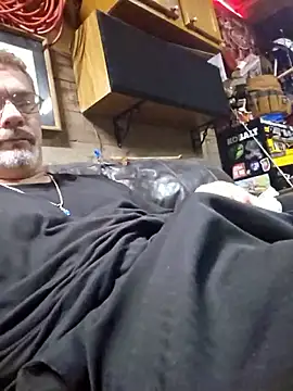 tileguyyy online show from 09/23/25, 04:04