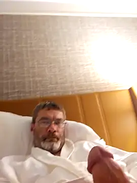 tileguyyy online show from 10/02/25, 05:14