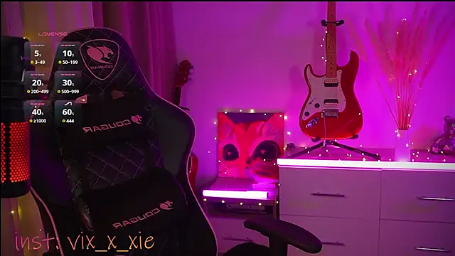 ViXXXiee online show from 02/12/25, 09:33