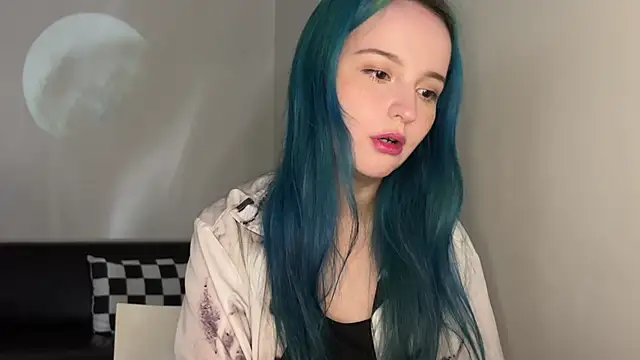 bumble bee online show from 12/28/24, 01:06