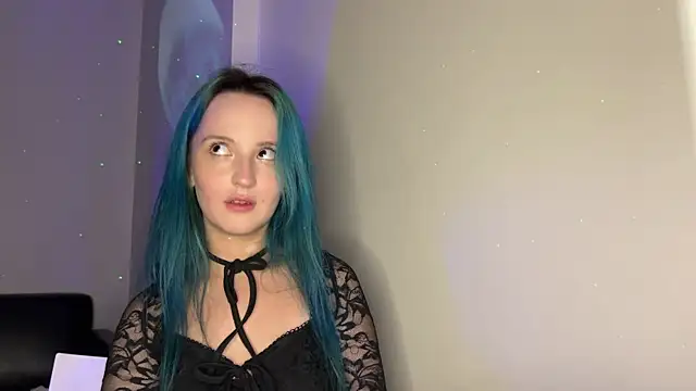 bumble bee online show from 01/13/25, 04:08