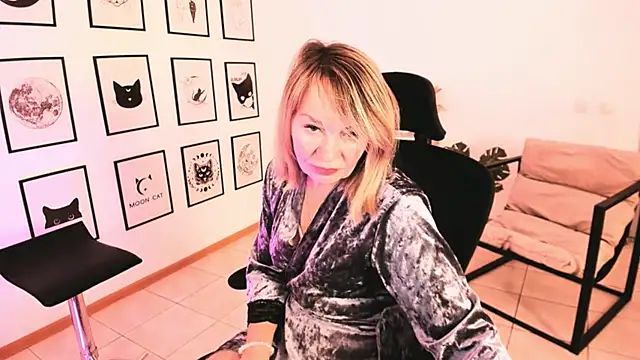 Snapshot of RosalindaFortuna chatting on 12/24/24, 10:55 RosalindaFortuna online show from 12/24/24, 10:55