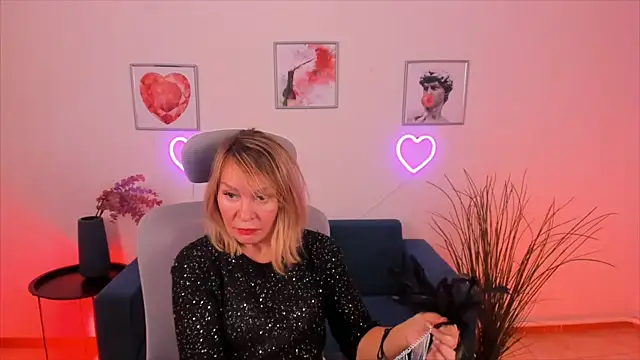 Snapshot of RosalindaFortuna chatting on 12/30/24, 09:05 RosalindaFortuna online show from 12/30/24, 09:05