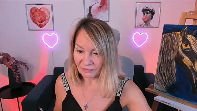 Snapshot of RosalindaFortuna chatting on 01/09/25, 02:18 RosalindaFortuna online show from 01/09/25, 02:18