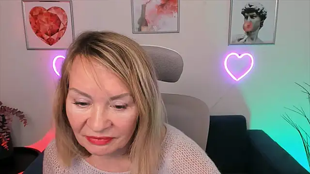 Snapshot of RosalindaFortuna chatting on 01/10/25, 11:22 RosalindaFortuna online show from 01/10/25, 11:22