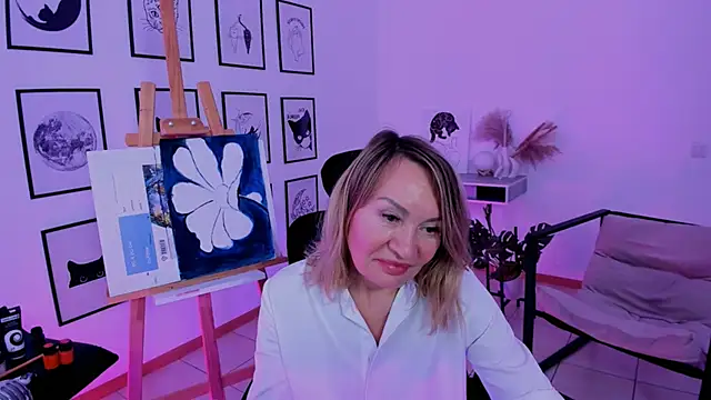 Snapshot of RosalindaFortuna chatting on 01/10/25, 02:23 RosalindaFortuna online show from 01/10/25, 02:23