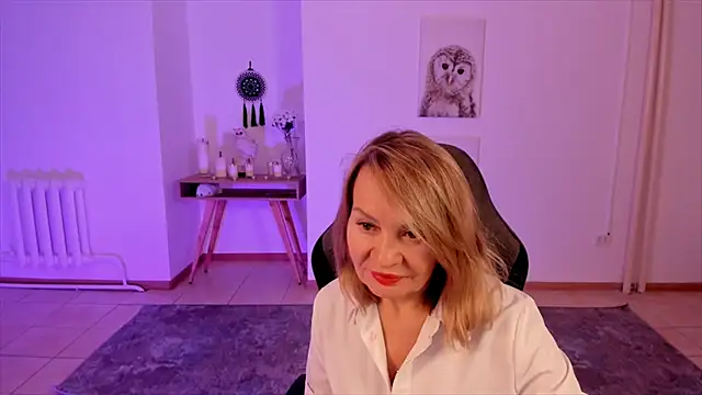 Snapshot of RosalindaFortuna chatting on 01/15/25, 02:13 RosalindaFortuna online show from 01/15/25, 02:13