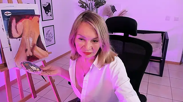 Snapshot of RosalindaFortuna chatting on 01/30/25, 02:04 RosalindaFortuna online show from 01/30/25, 02:04