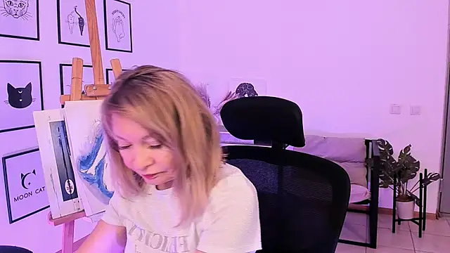 Snapshot of RosalindaFortuna chatting on 02/05/25, 10:51 RosalindaFortuna online show from 02/05/25, 10:51