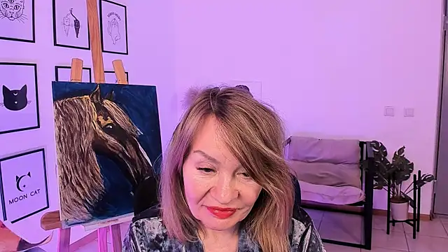 Snapshot of RosalindaFortuna chatting on 02/05/25, 01:54 RosalindaFortuna online show from 02/05/25, 01:54